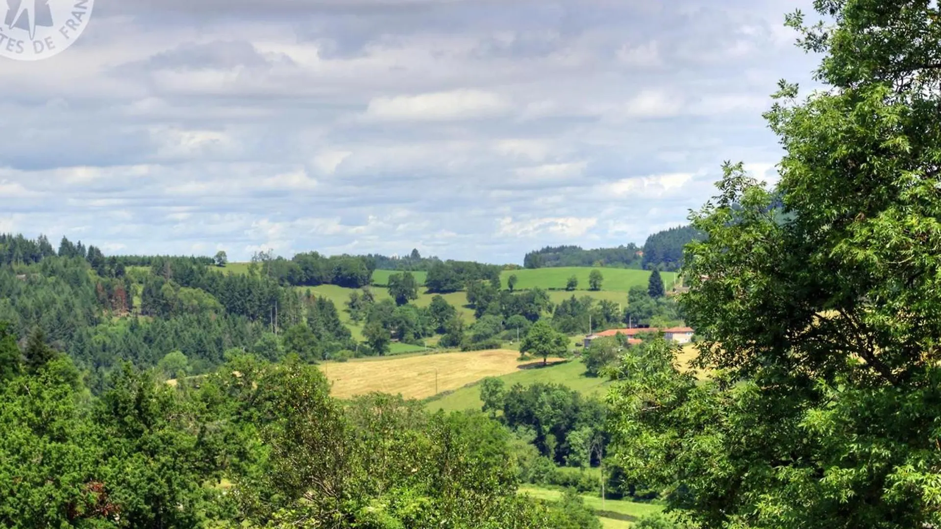 Gite Avec Piscine, Cheminee, Jardin, Et Animaux Acceptes - Fr-1-496-32 Belmont-de-la-Loire 0*,  Francie